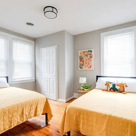 Private Boho Bungalow 10 Minutes To Downtown Rva!